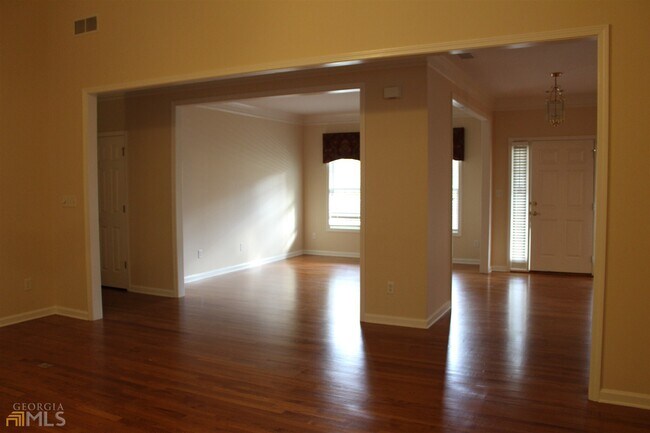 Building Photo - 149 Walnut Ridge Dr