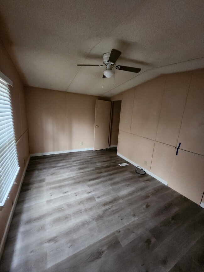 Building Photo - 2519 Openview Dr