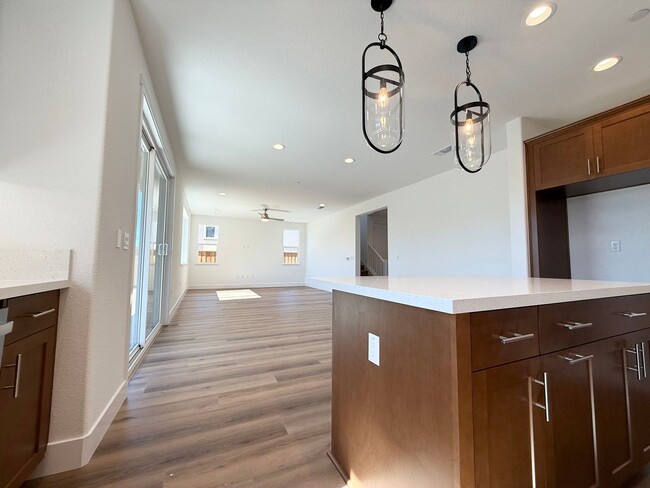 Building Photo - Brand New 4 Bed 3 Bath Martinez Home - Jus...
