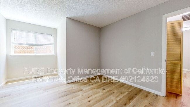 Building Photo - 1107 Navarro St