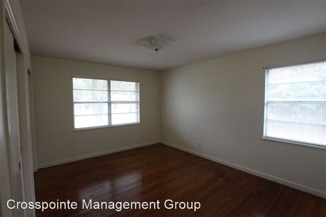 Building Photo - 2725 Tanglewood Dr