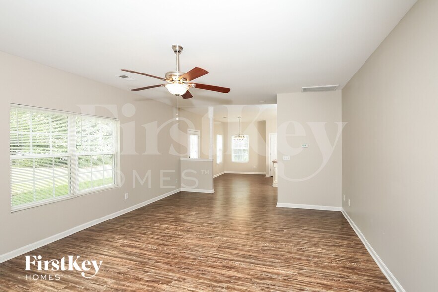 Building Photo - 1531 Pecan Ln