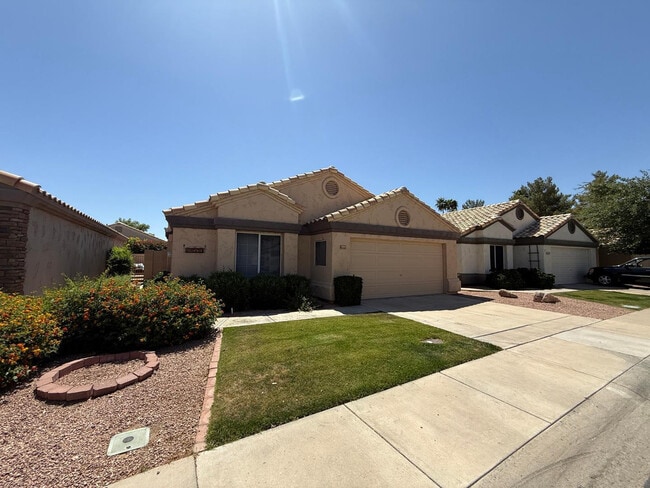 Building Photo - 14535 W Zuni Trail