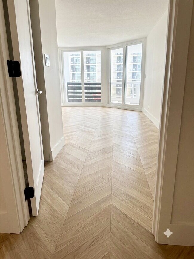 Building Photo - Luxury Waterfront Condo at The Grand – Miami's Premier Arts & Entertainment District