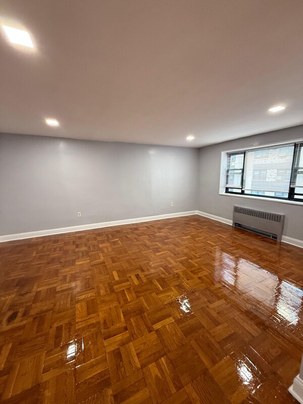 Building Photo - 56 S Munn Ave