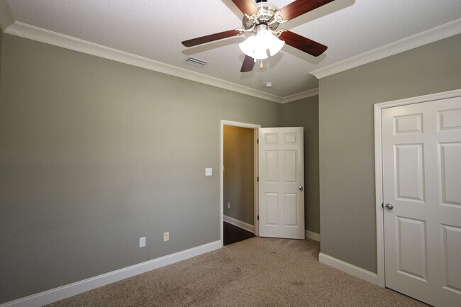Building Photo - 4634 Amelia Cir