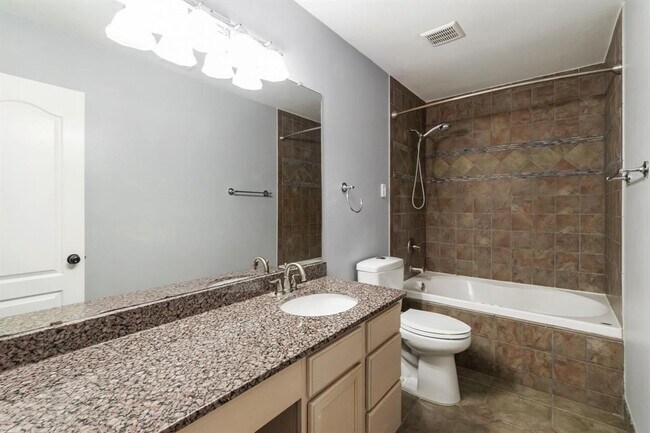 Building Photo - 1117 Del Roy Dr