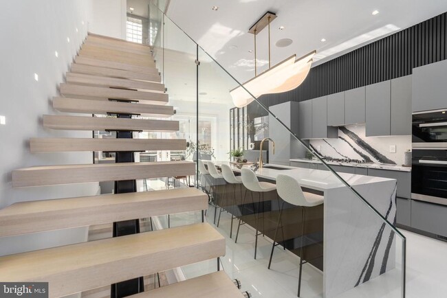 Building Photo - 1604 13th St NW