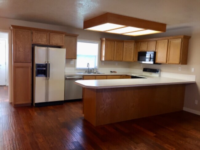 Building Photo - 714 Monticello Ct