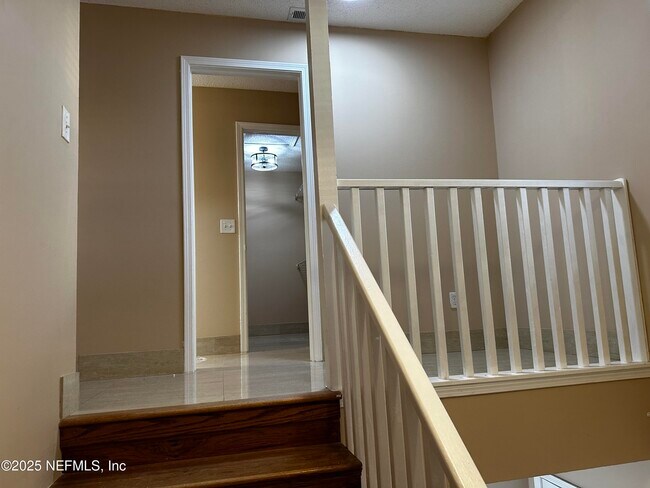 Building Photo - 11695 Tanager Dr