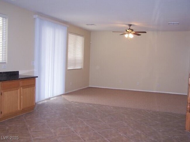 Building Photo - 283 Maddelena Ave
