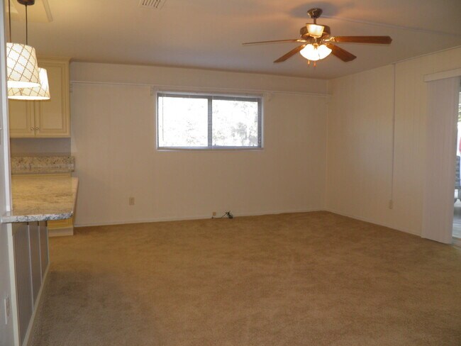 Building Photo - 103 Alden Dr