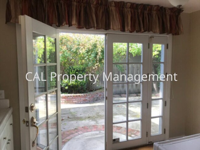Building Photo - South Salinas 3 Bedroom, 2 Bath Home