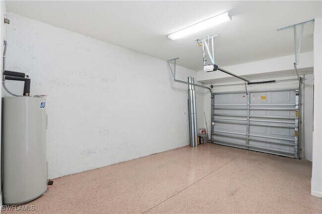 Building Photo - 2870 Blossom Wy