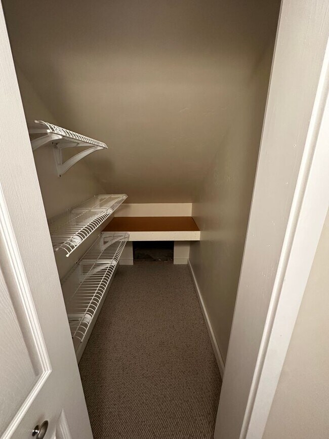 Building Photo - 4 Bed, 3 Bath Home in Hailey, Idaho with Beautiful Mountain Views