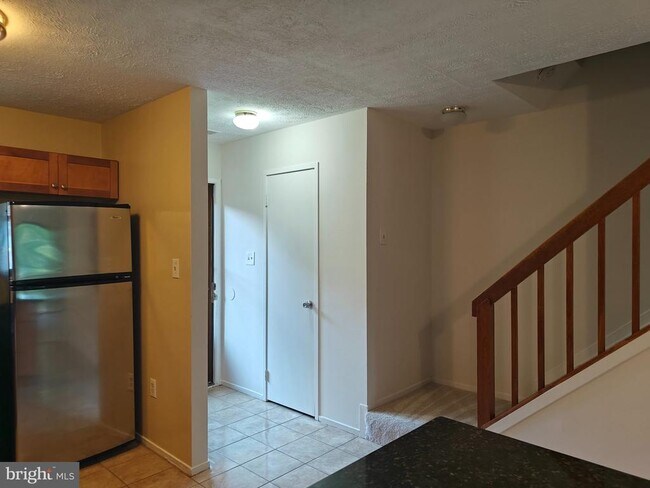Building Photo - 15245 Coachman Terrace