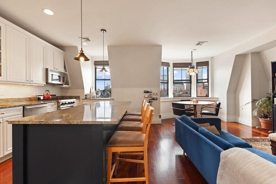 Building Photo - 676 Tremont St