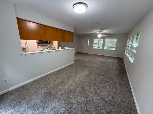 Building Photo - 249 Starmount Dr