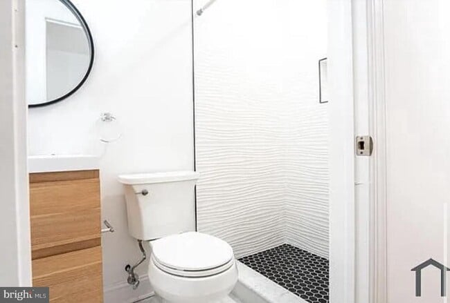 Building Photo - 653 N Preston St