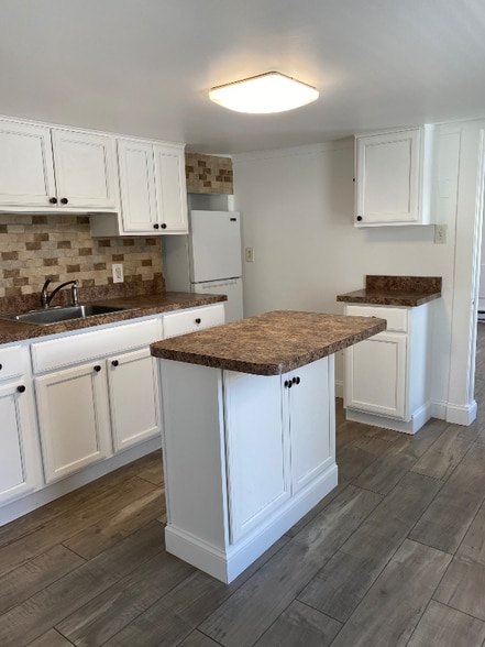 Building Photo - 111 Bridge St