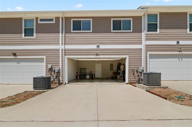 Building Photo - 3540 Cricket Dr