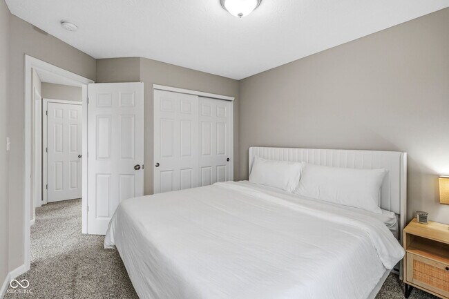 Building Photo - 366 Steeples Blvd