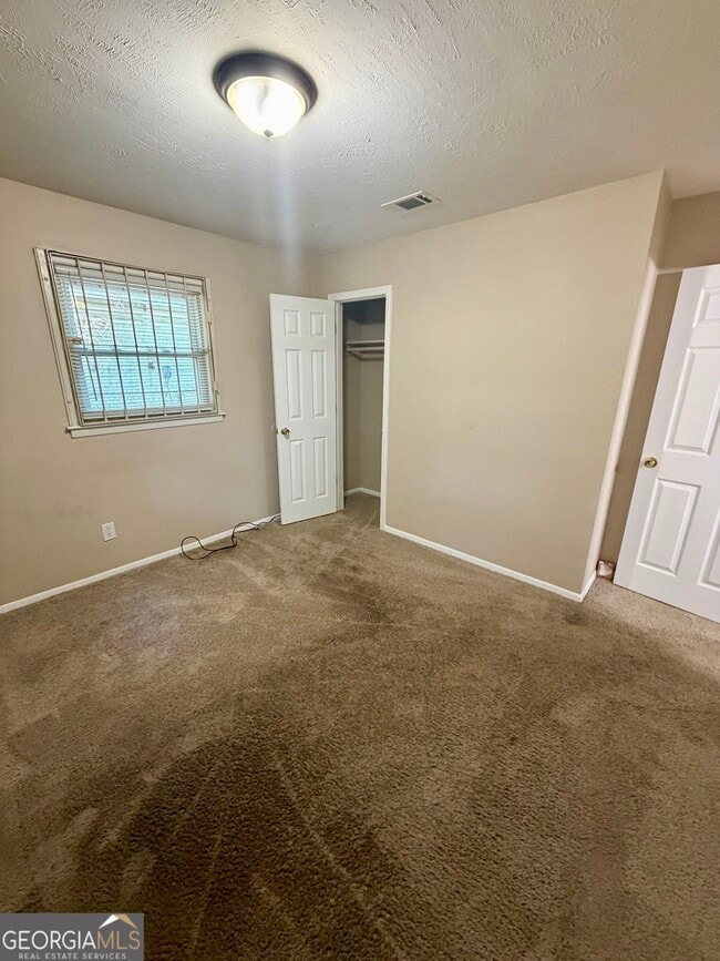 Building Photo - 814 Crestwood Terrace