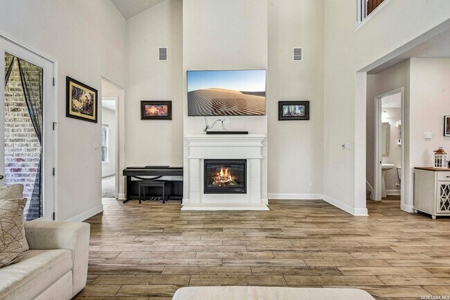 Building Photo - 1136 Aidenbaum