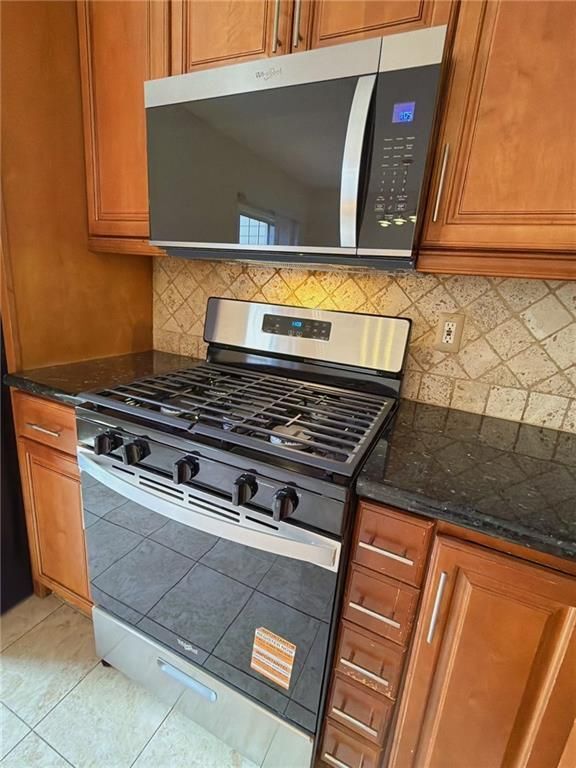 Building Photo - 4012 Howell Park Rd