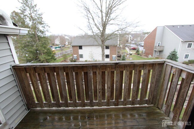 Building Photo - 5012 Ravens Crest Dr