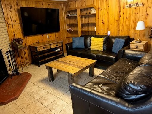 #2 Living Room - 9305 Chipita Park Rd
