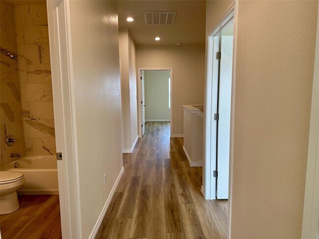 Building Photo - 515 War Admiral Dr