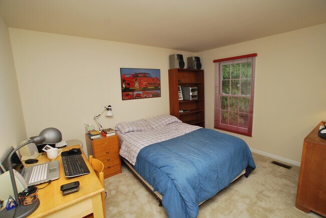 Building Photo - 15216 Falconbridge Terrace
