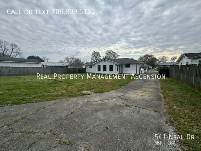 Building Photo - 541 Neal Dr