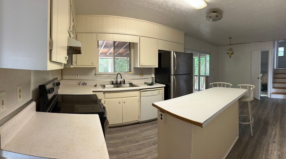 Kitchen - 2848 Rex Rd