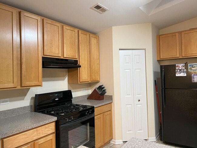 Building Photo - 2623 Amber Ct