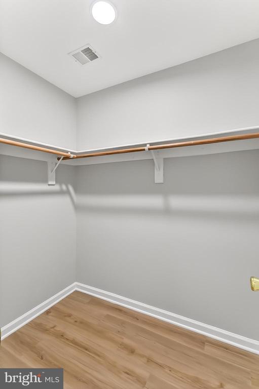 Building Photo - 2410 Dakota Lakes Dr