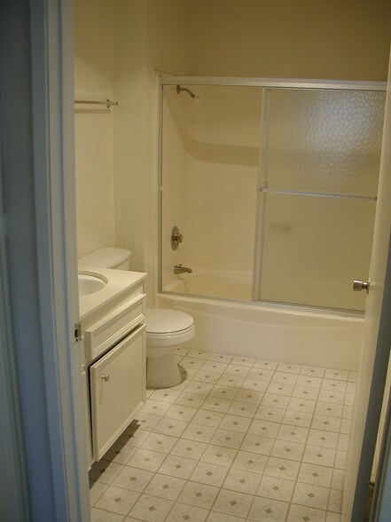 Building Photo - Mira Monte Apartments
