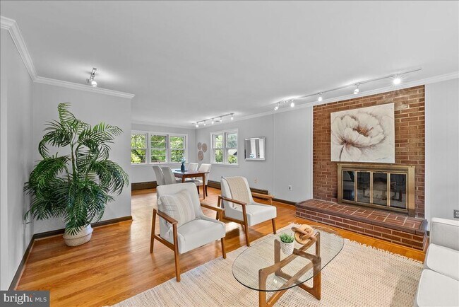 Building Photo - 3035 Hazelton St