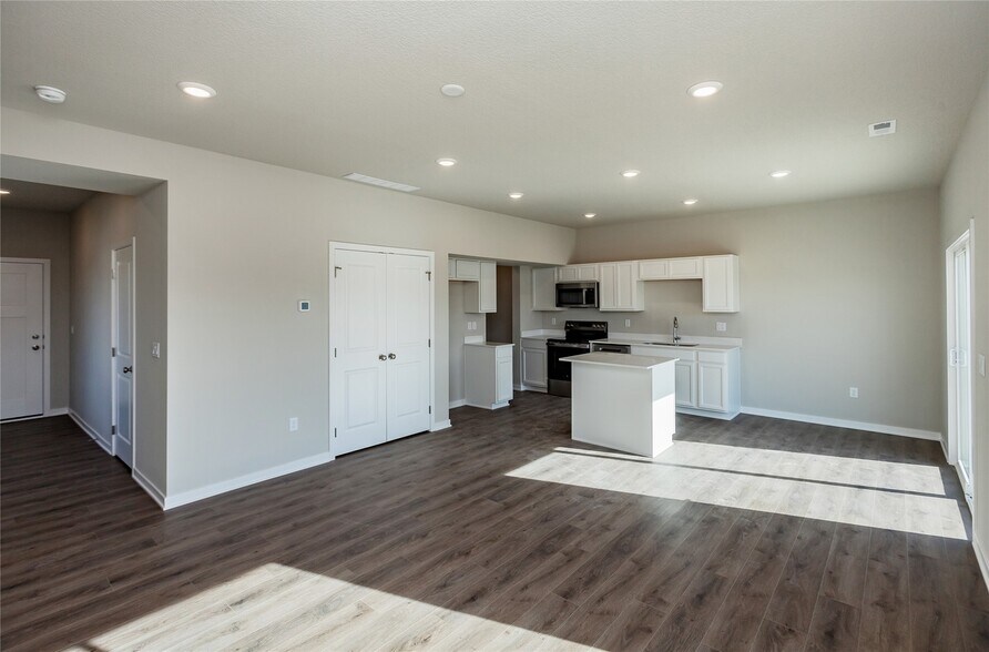 Building Photo - 6129 Tungsten Dr