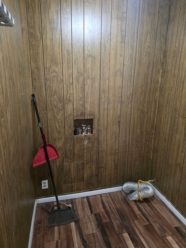 Building Photo - LAND, LAND AND MORE LAND! 2 bed/2 bath Manufactured home in Bullhead City on Huge double lot!