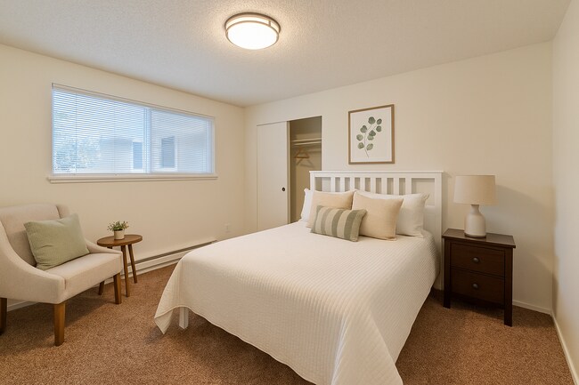 Building Photo - 2 Bedrooms | 1 Bathroom | 1,000 sq. ft. | ...