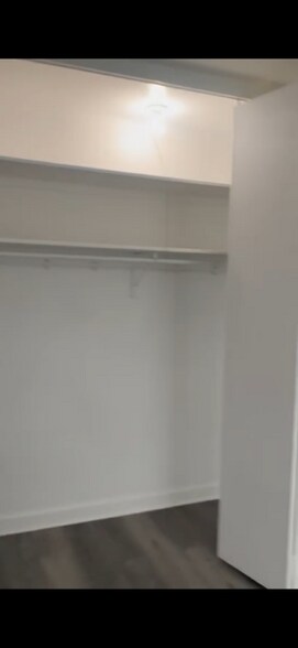 Building Photo - 601 E 32nd St