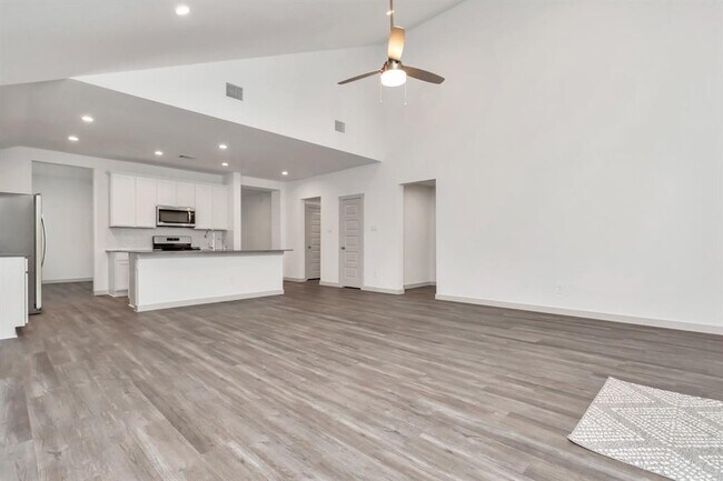Building Photo - 1111 Pk Crst Dr