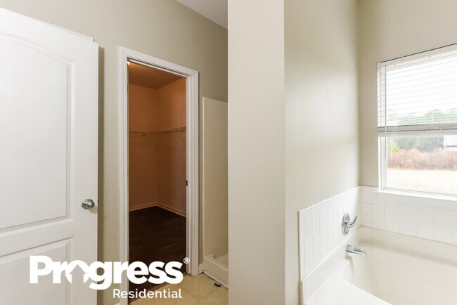 Building Photo - 511 Trousseau Ln