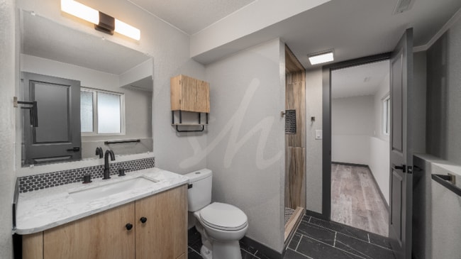 Building Photo - 1050 Valkenburg Dr