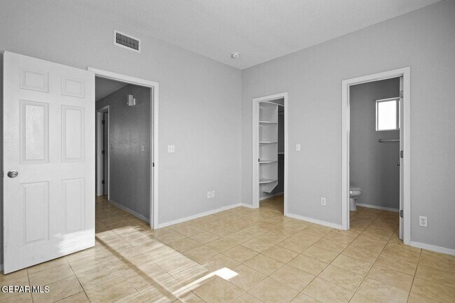 Building Photo - 7908 Mt Latona Dr