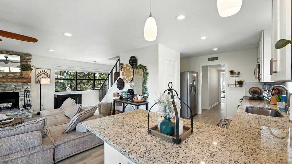 Building Photo - 1240 Canyon Springs Dr