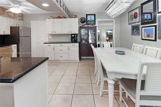 Building Photo - 1247 Washington St