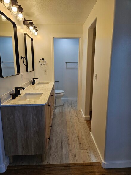 Building Photo - 530 S 400 E